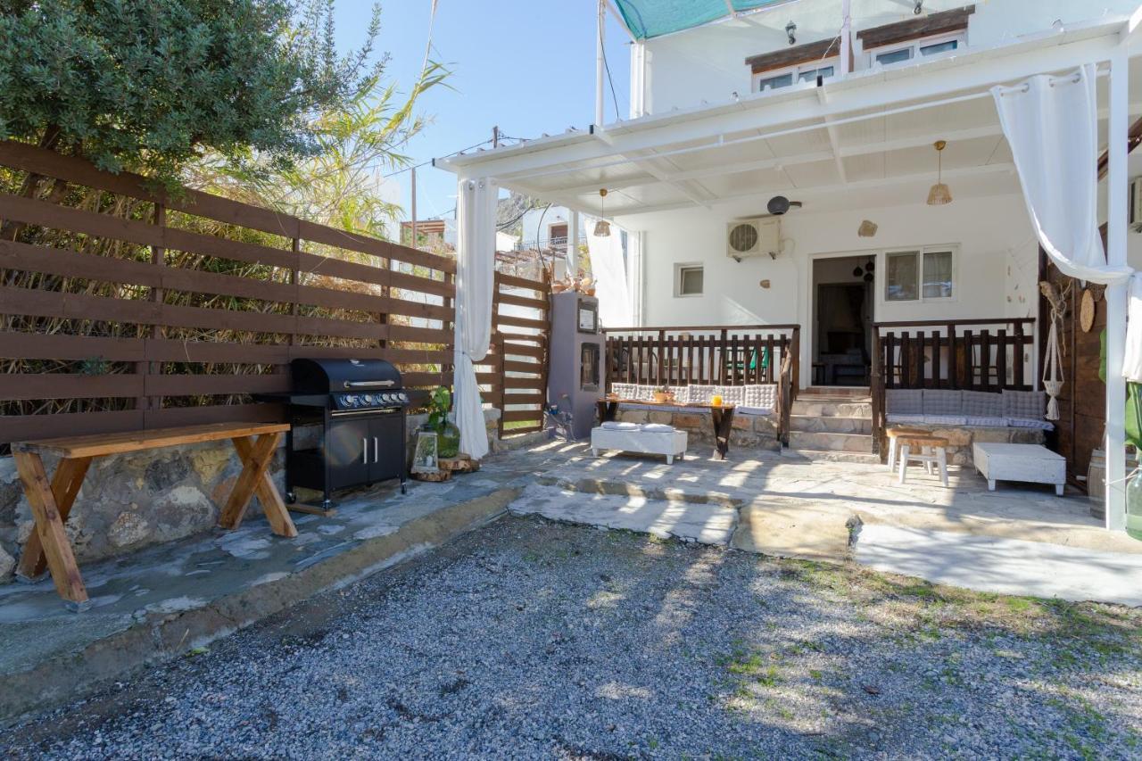 Christos Studios And Family Apartments Stegna Exterior foto