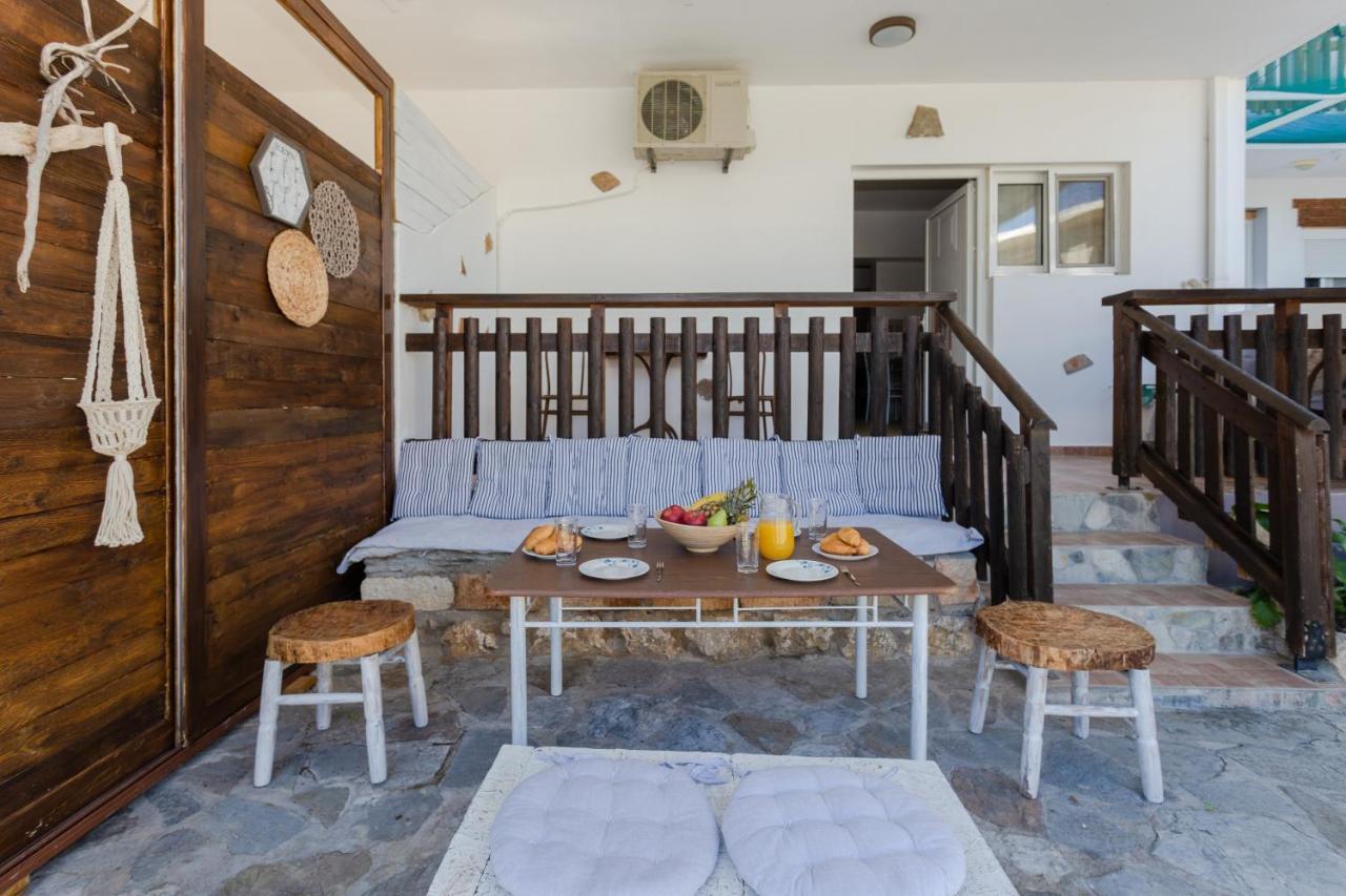 Christos Studios And Family Apartments Stegna Exterior foto